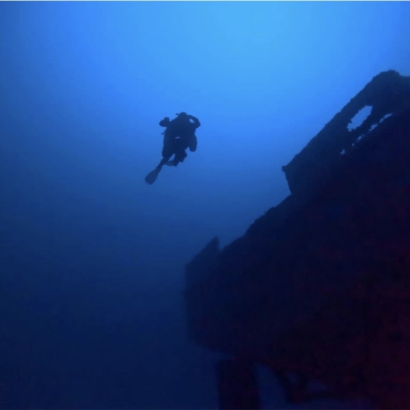 Meet your Posher, Chuck - Picture 2 of 3